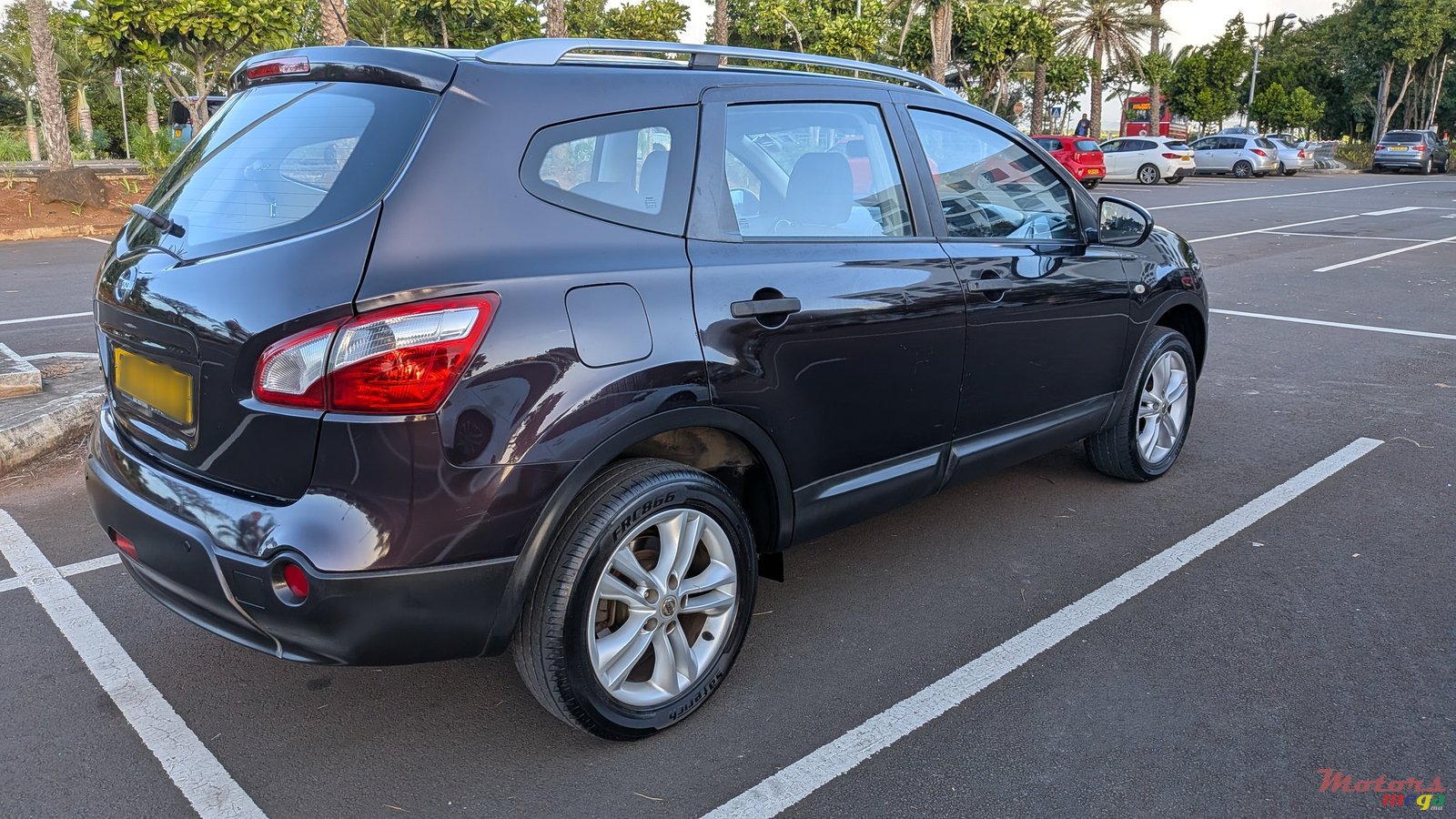 2014' Nissan Qashqai+2 photo #1