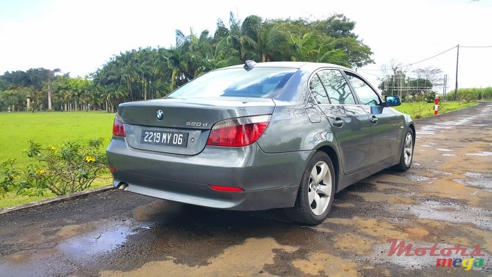 2006' BMW 5 Series 520d photo #3