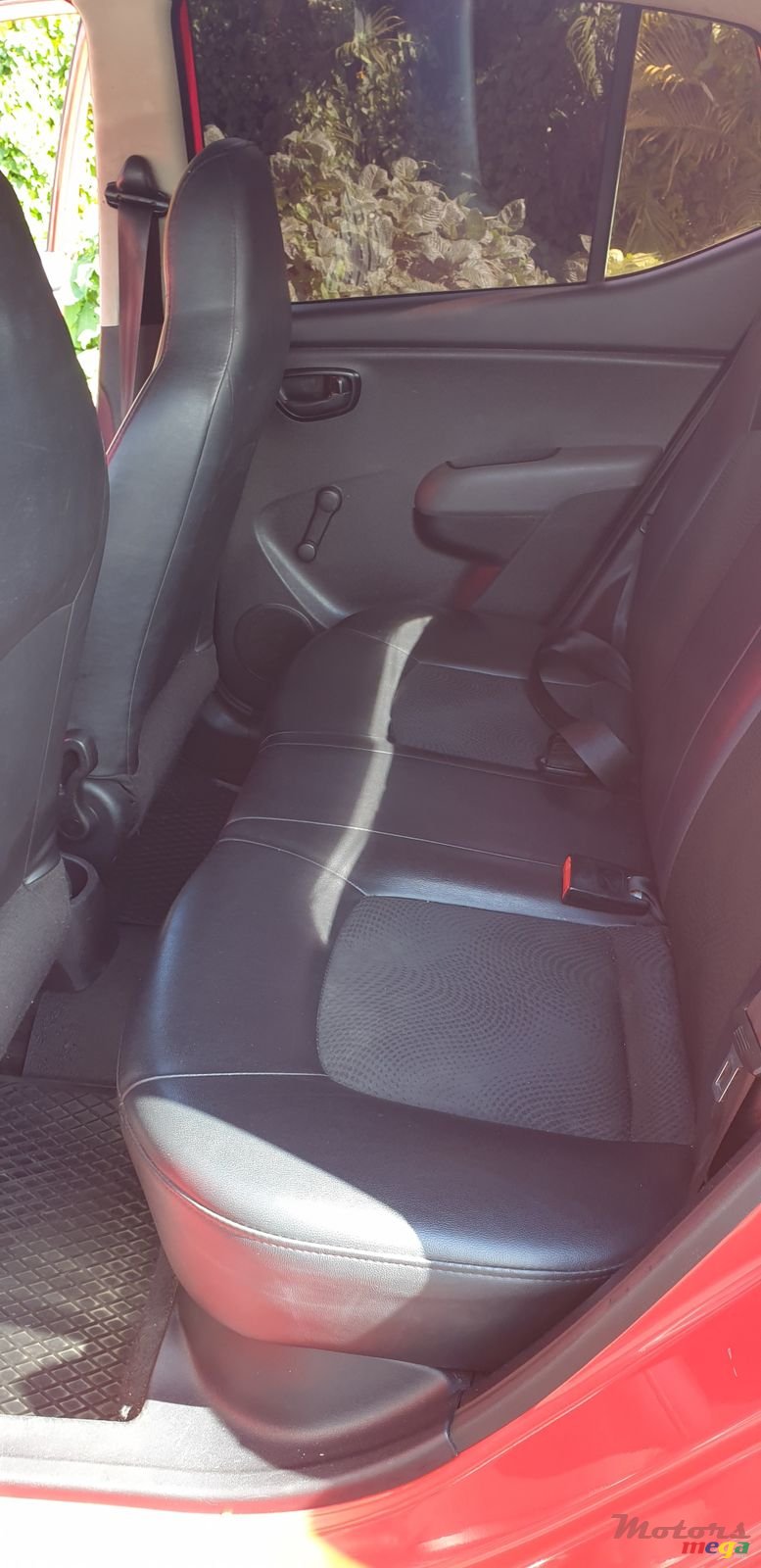 2012' Hyundai i10 photo #7