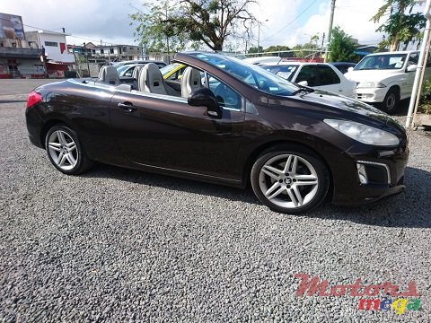 2012' Peugeot 308 photo #3