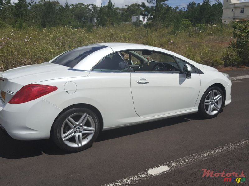 2012' Peugeot 308 Cabriolet photo #3