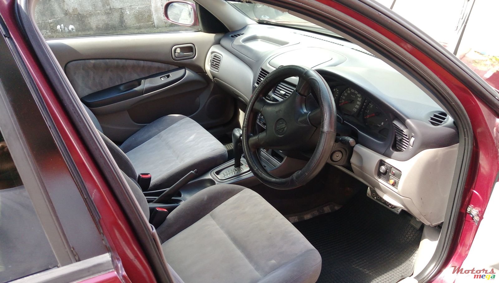 2000' Nissan photo #5