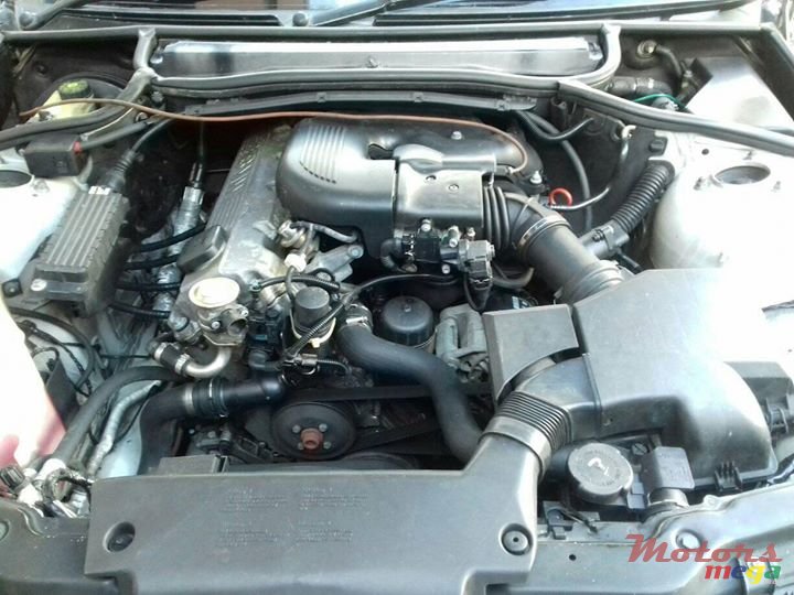 2000' BMW 3 Series 318i photo #4