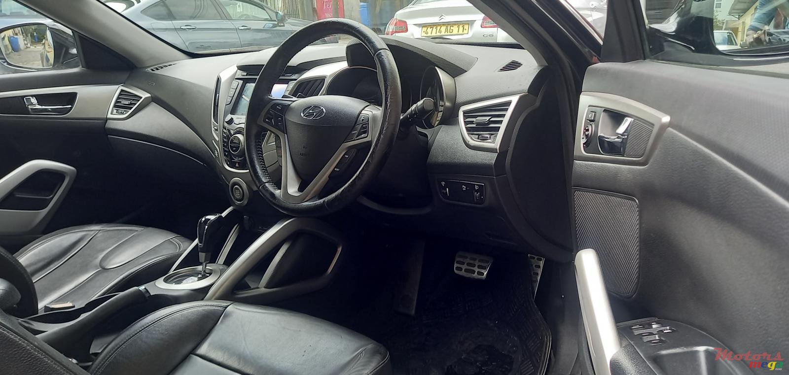 2012' Hyundai Veloster photo #5