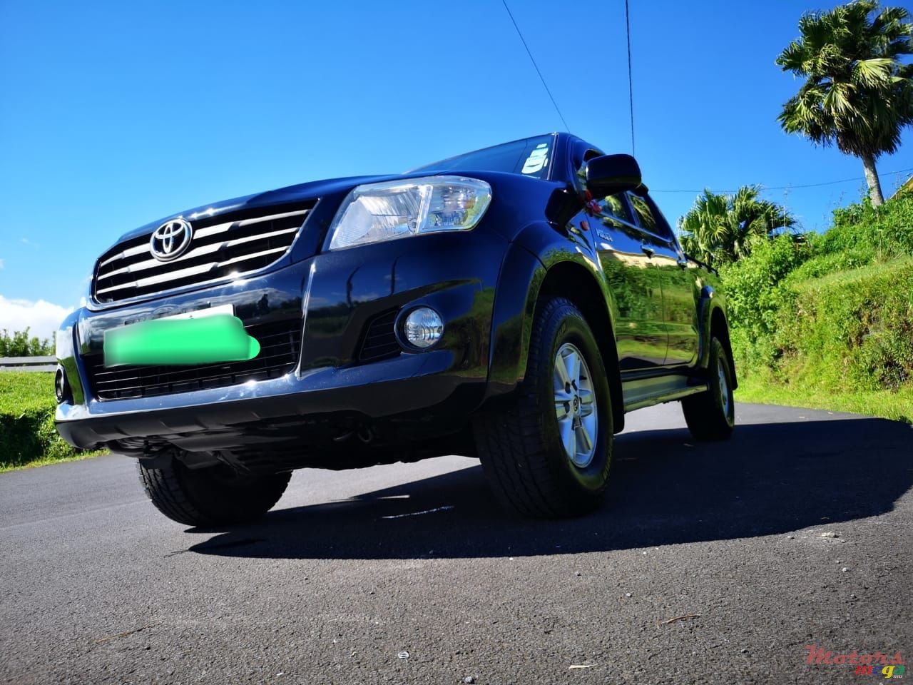 2012' Toyota Hilux photo #3