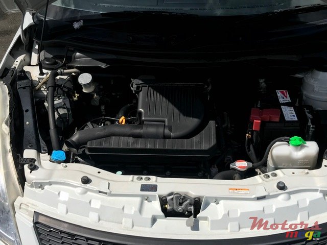 2014' Suzuki SA310 Swift photo #1