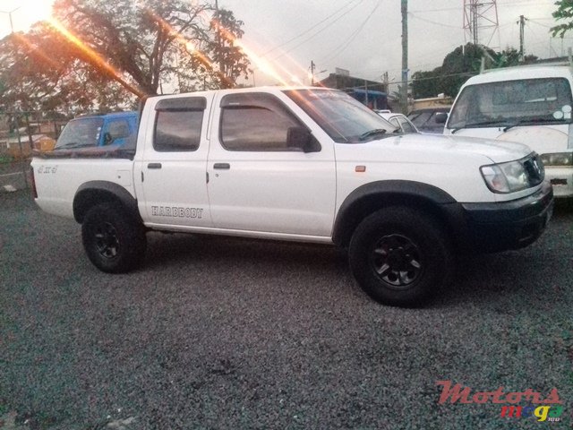 2008' Nissan Hardbody photo #2