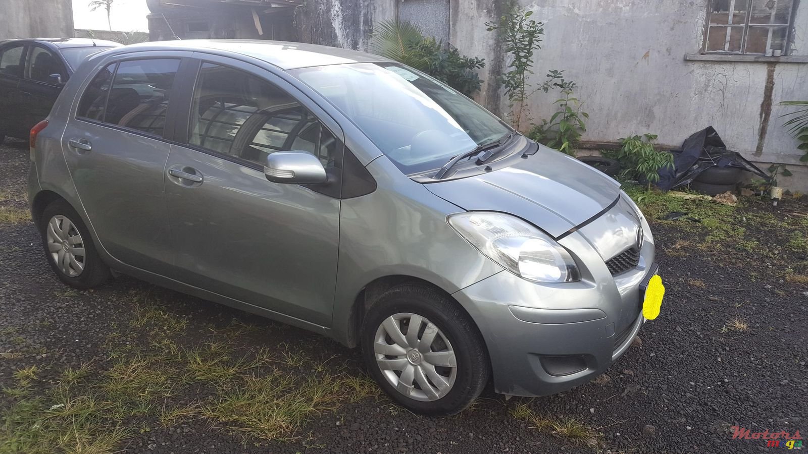 2009' Toyota Vitz photo #4