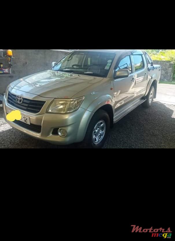 2012' Toyota Hilux photo #4