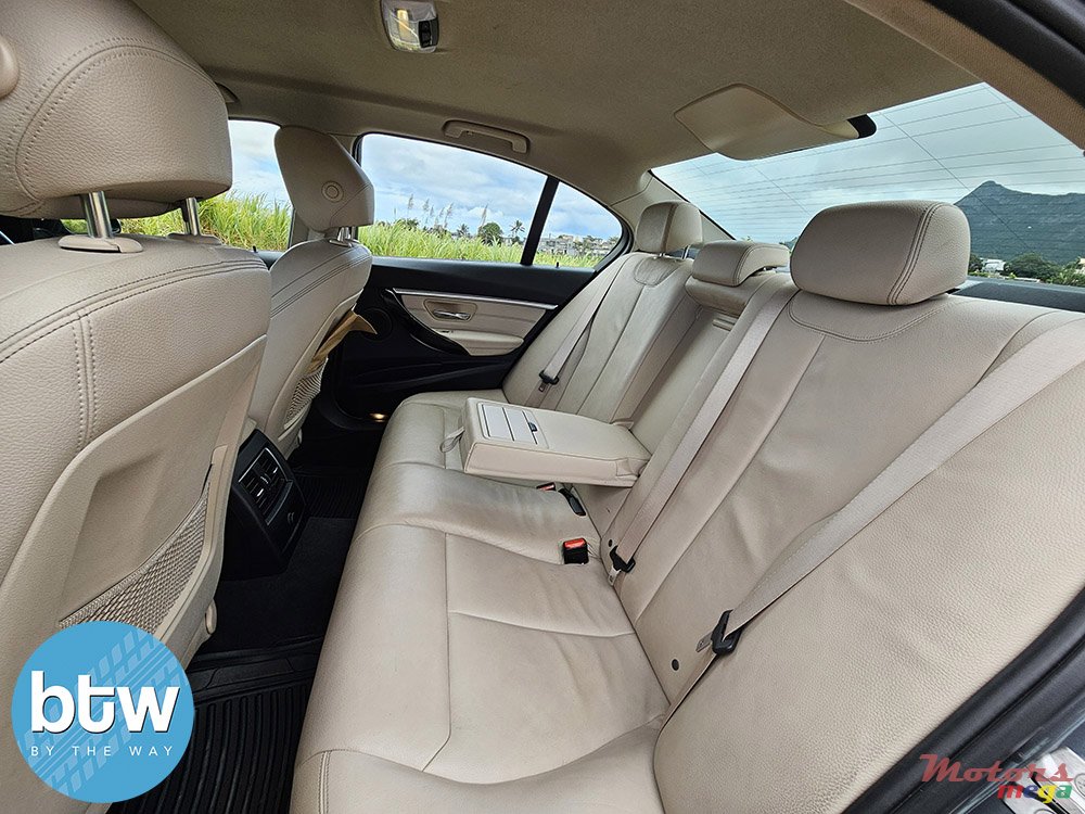 2017' BMW 330 330e photo #7