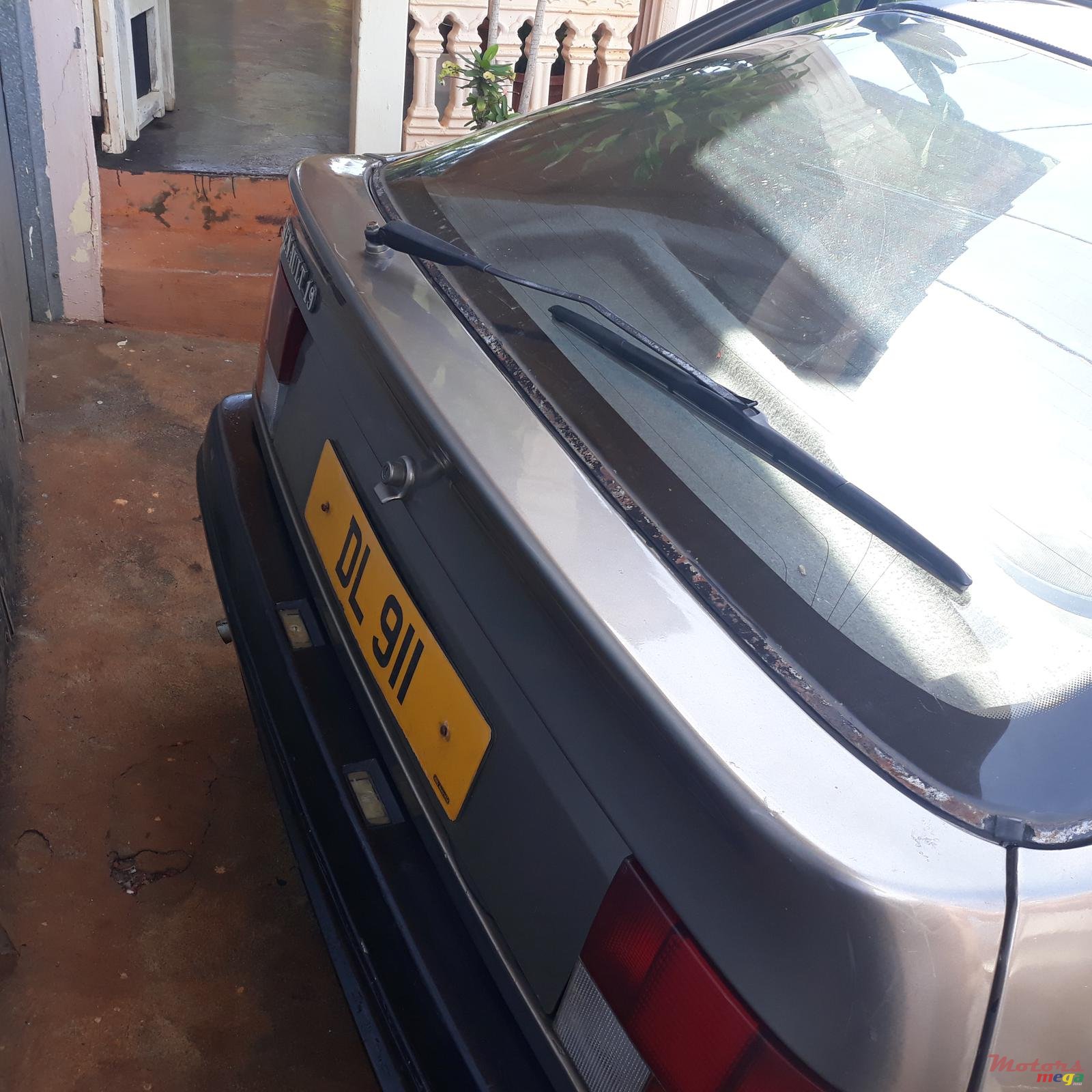 1989' Renault 19 photo #4