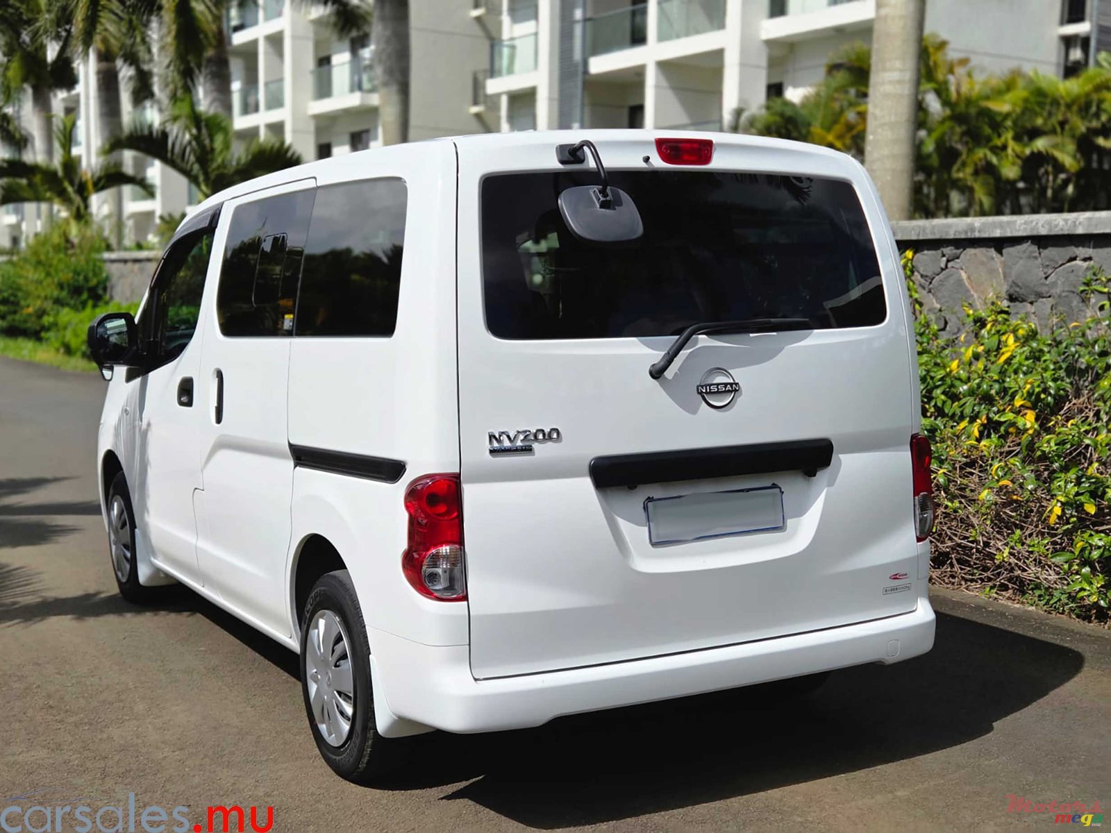 2023' Nissan NV200 VX 5 Seater photo #3