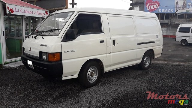 2006' Mitsubishi L300 photo #3