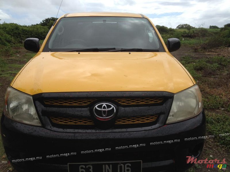 2006' Toyota Hilux 3L D  photo #2