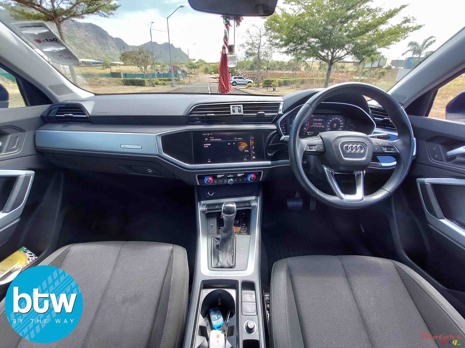 2019' Audi Q3 photo #6