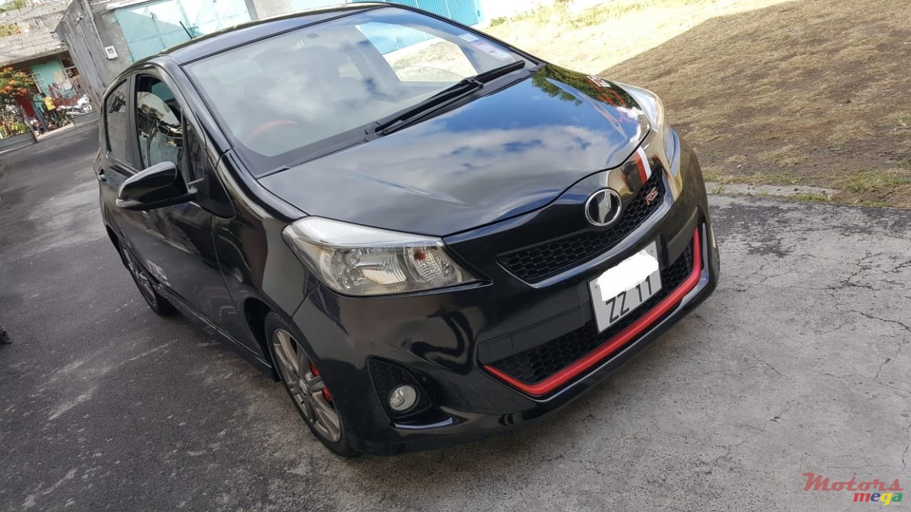 2011' Toyota Vitz RS photo #1