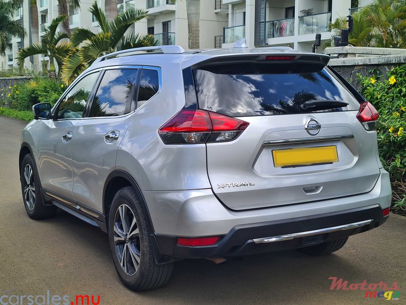 2018' Nissan X-Trail 2.0 AWD 7 Seater photo #3