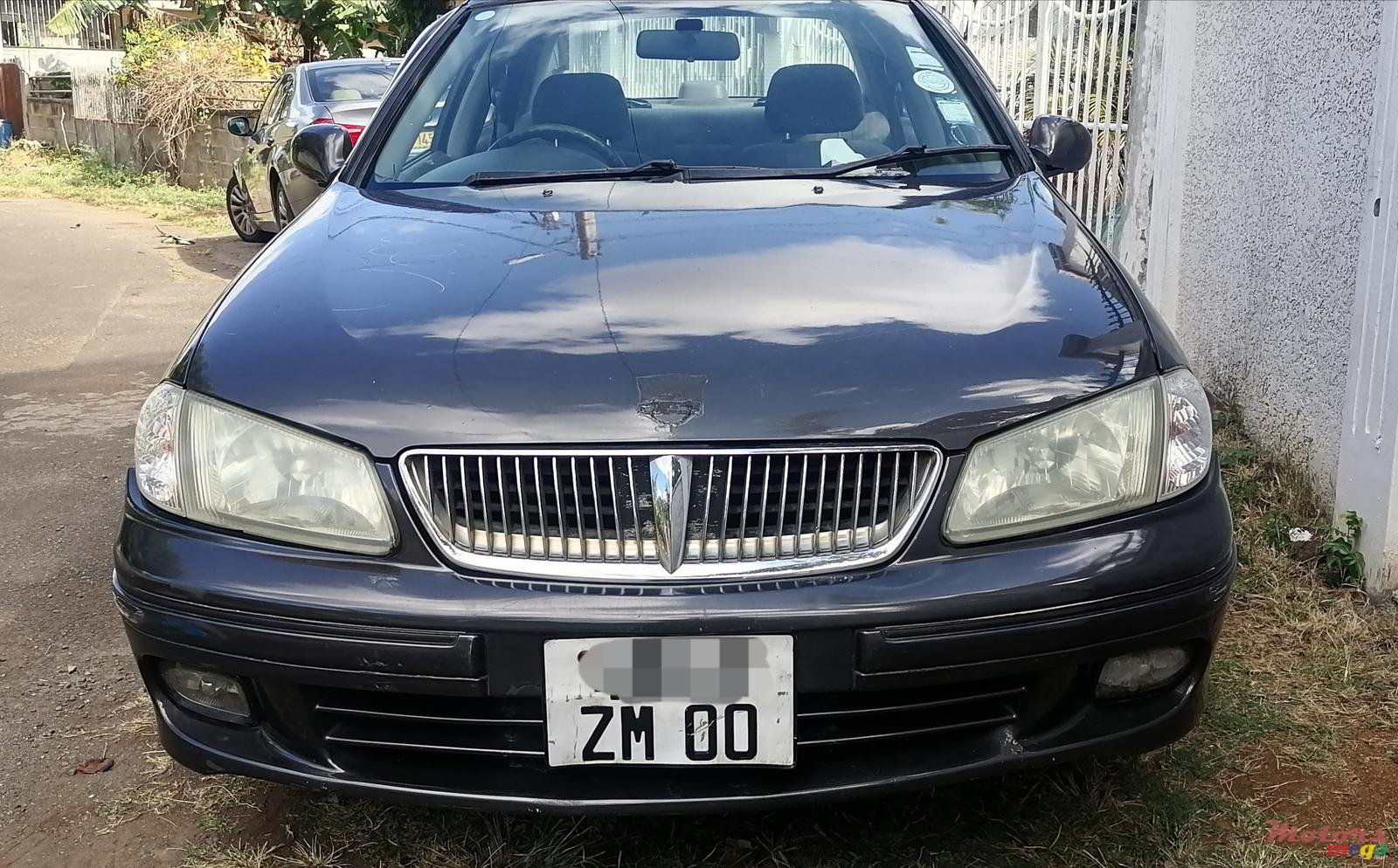 2000' Nissan Sunny photo #1