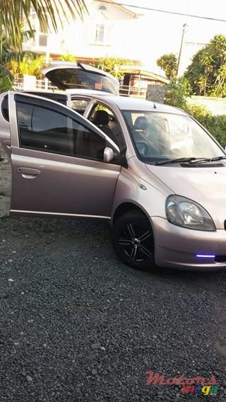 2000' Toyota Vitz photo #7