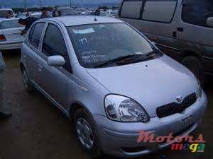2002' Toyota Vitz 2002 photo #1