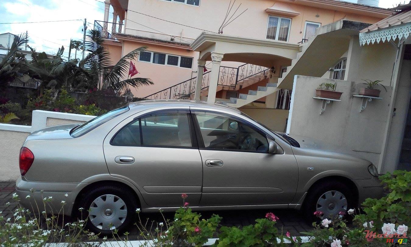 2005' Nissan Bluebird none photo #2