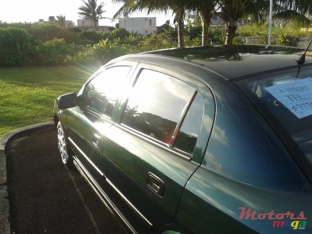 2000' Opel Astra 4 portes photo #4