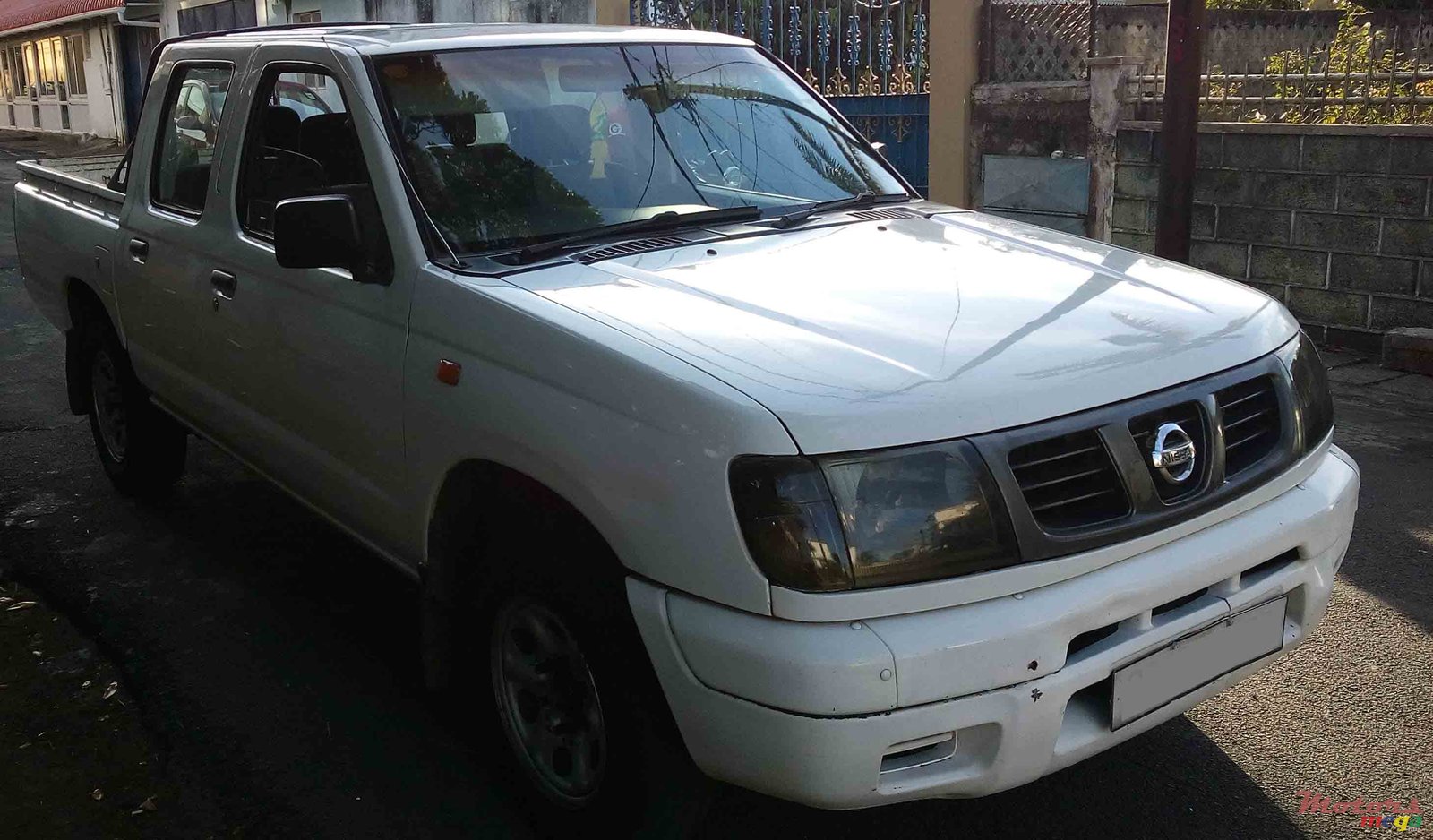 2003' Nissan photo #1