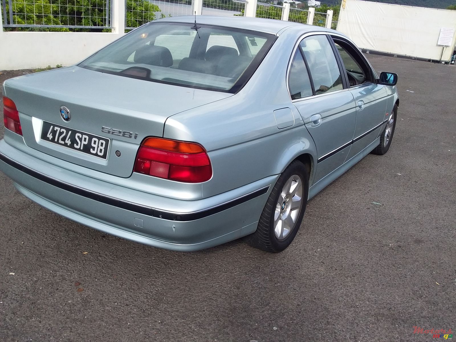 1998' BMW 528 photo #1