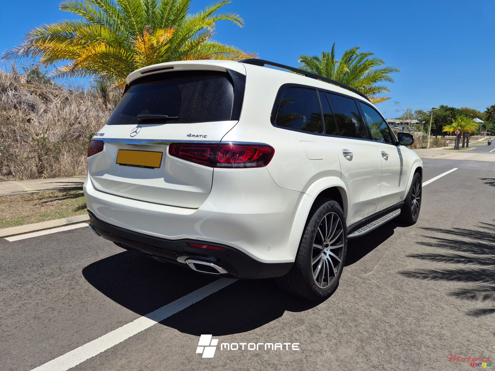 2023' Mercedes-Benz GLS 450 4MATIC photo #3