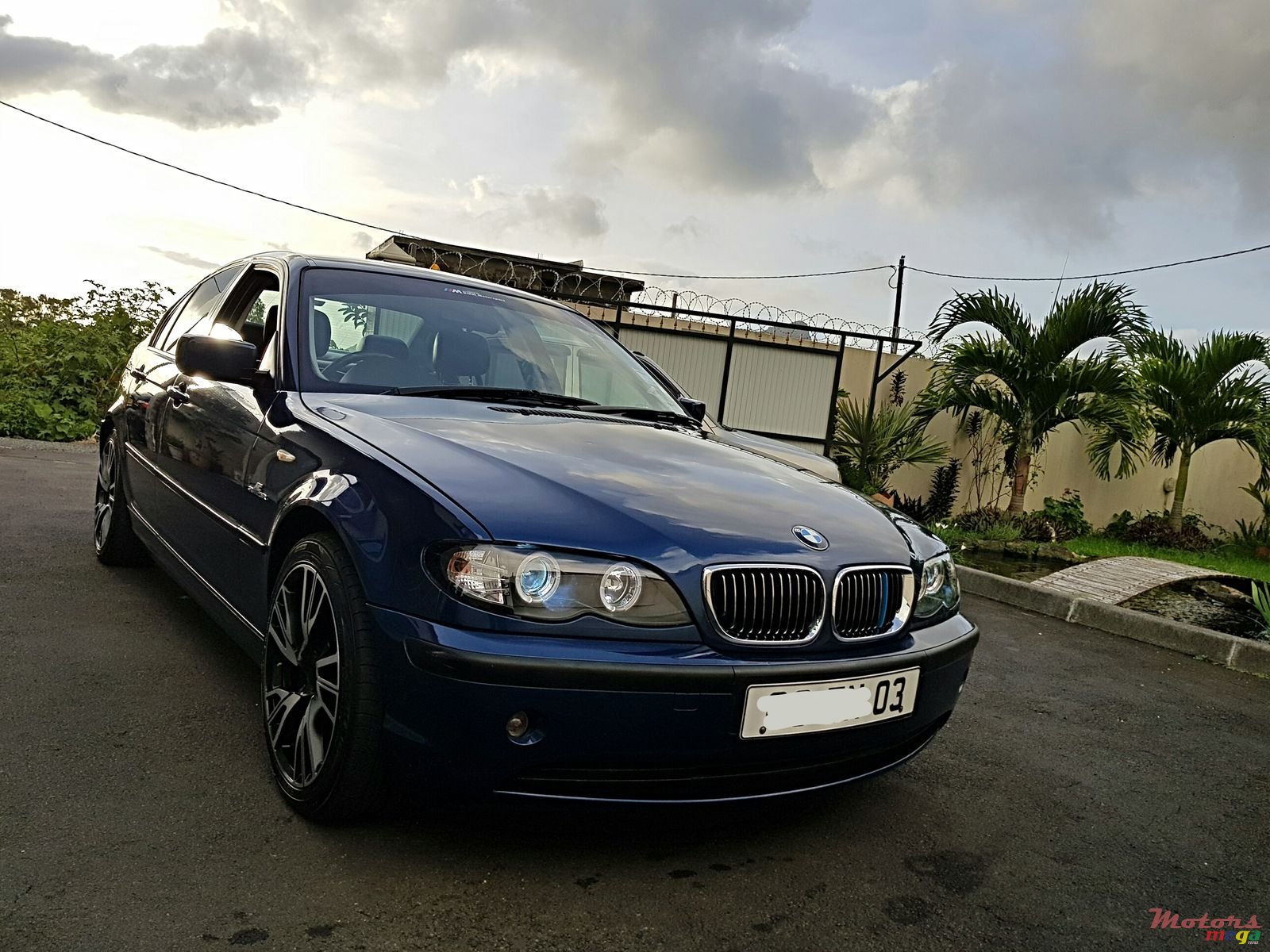 2003' BMW 318 photo #1