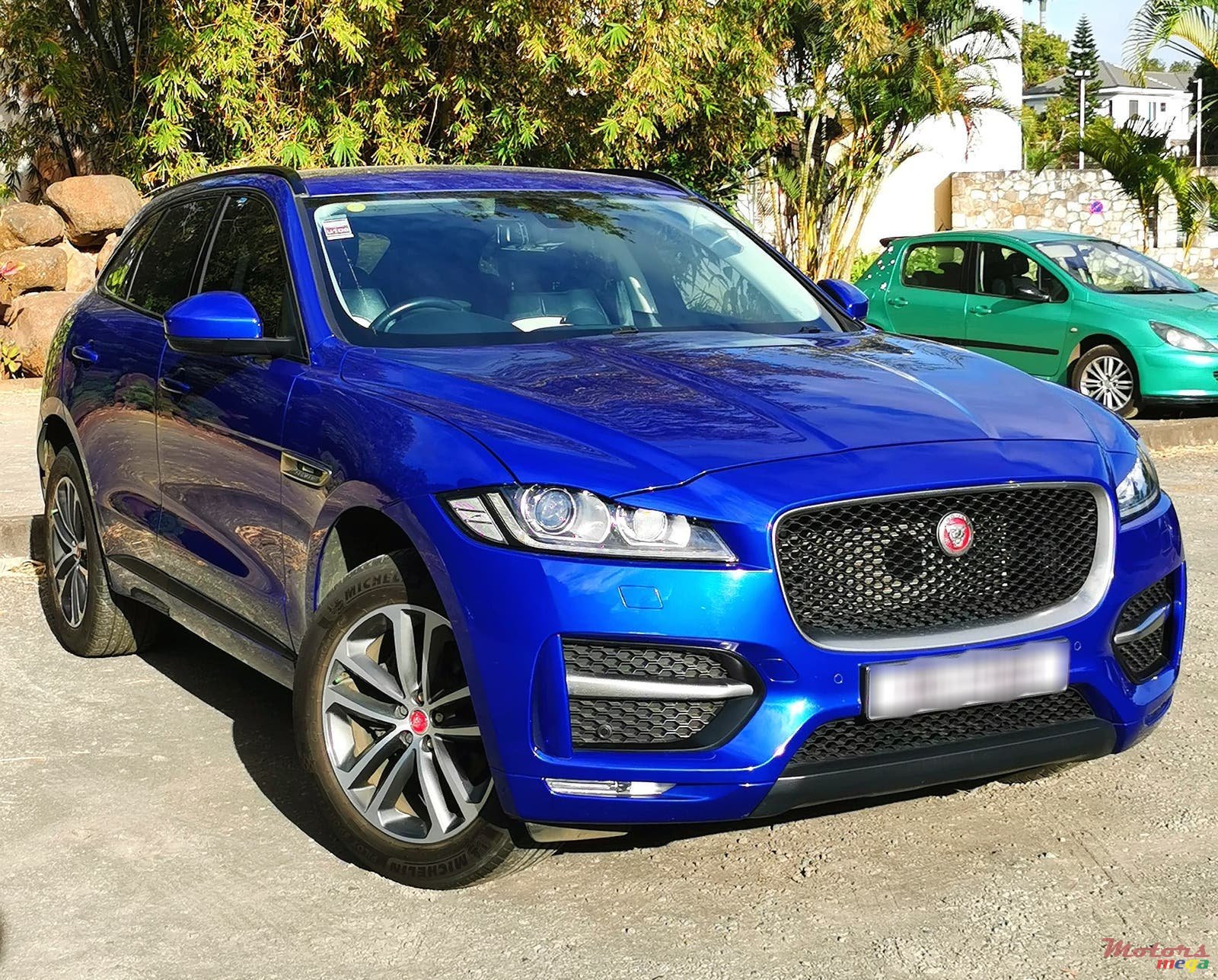 2017' Jaguar F-Pace F sport photo #1