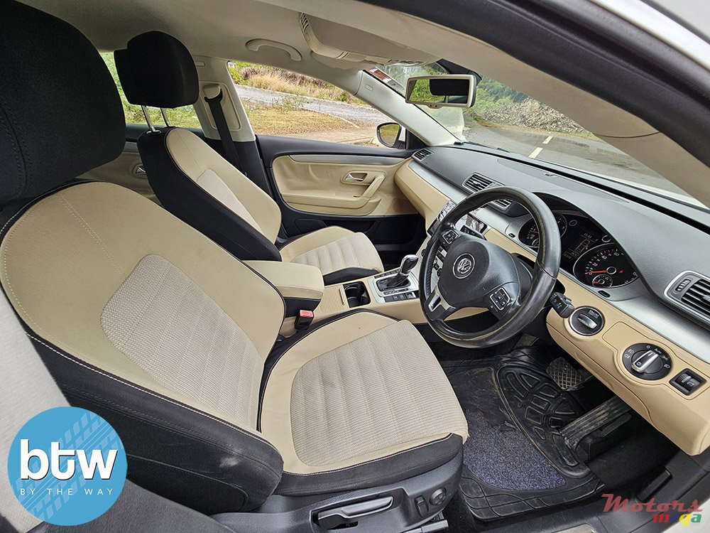 2013' Volkswagen Passat CC photo #5