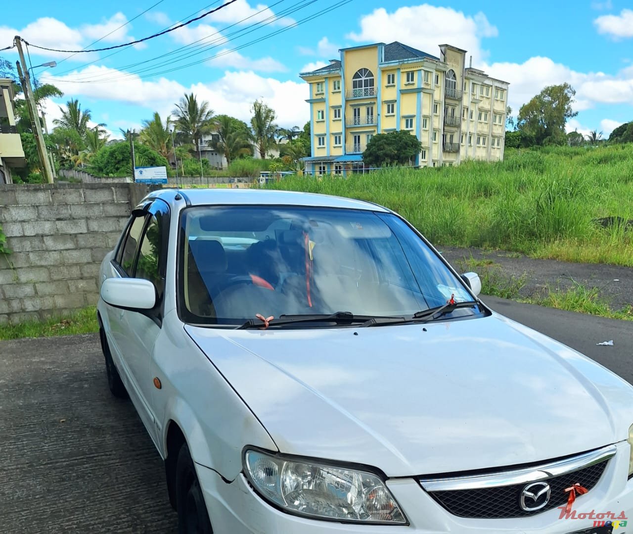 2002' Mazda 323 photo #3