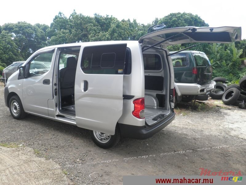 2009' Nissan 200 NV photo #5