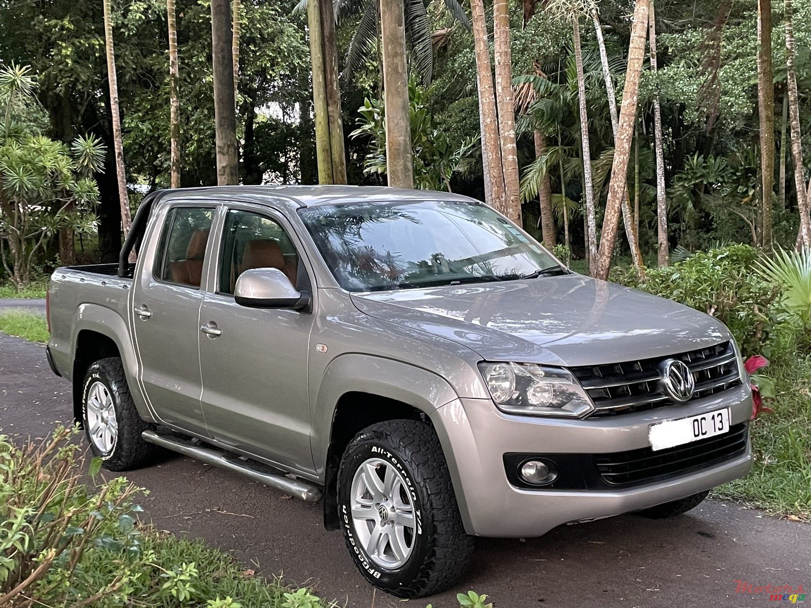 2013' Volkswagen Amarok 4x4 photo #1