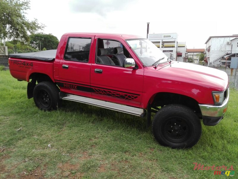 1992' Toyota Hilux 4x4 photo #3