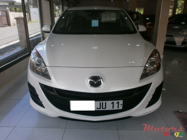 2011' Mazda 3 photo #1