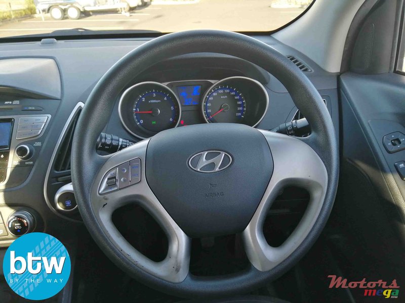 2014' Hyundai ix35 CRDI AWD photo #6