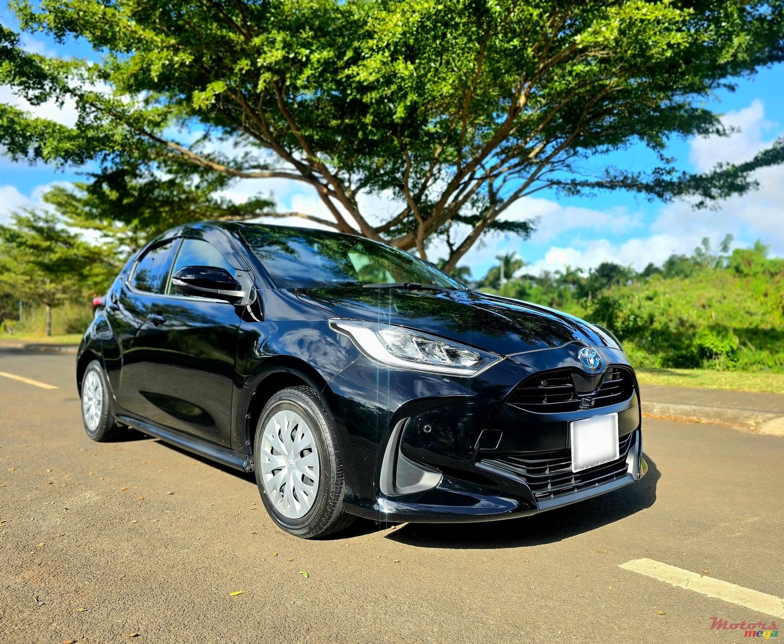 2021' Toyota Yaris Z package Hybrid photo #1