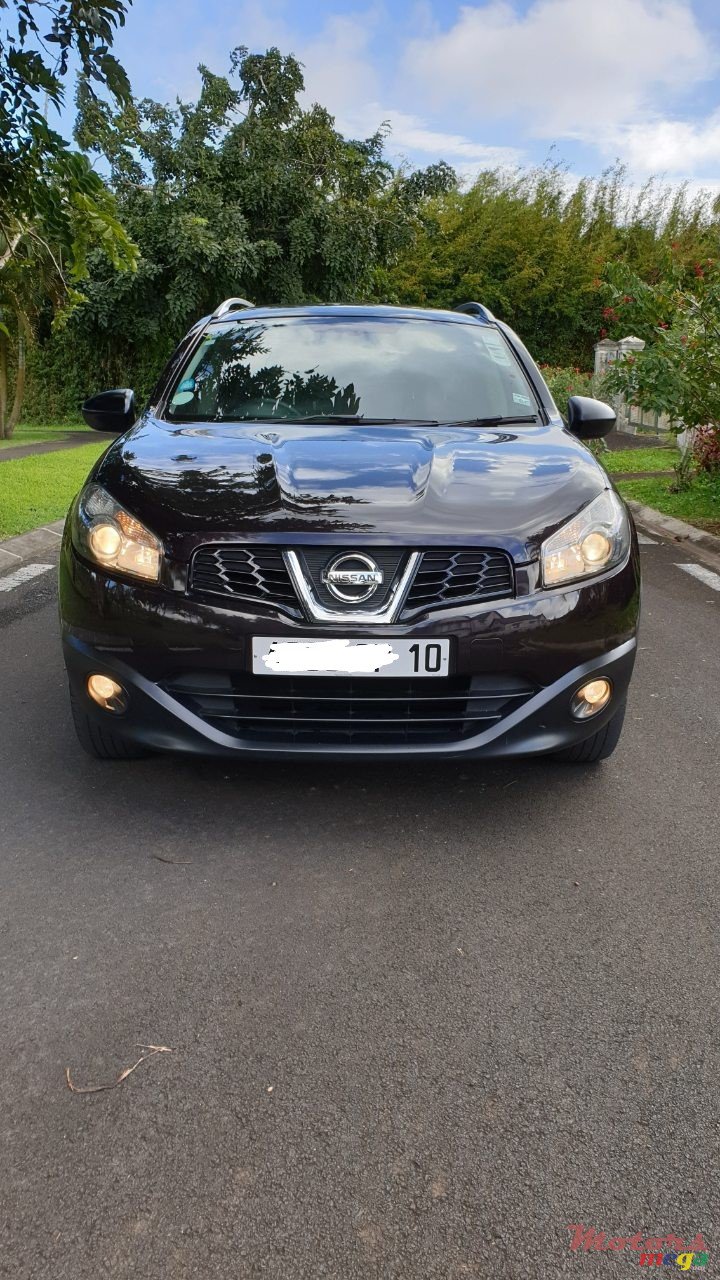2010' Nissan Qashqai+2 photo #2