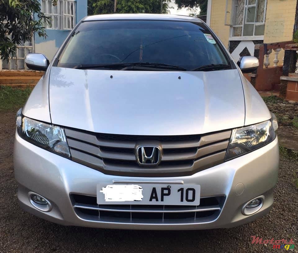2010' Honda City photo #2