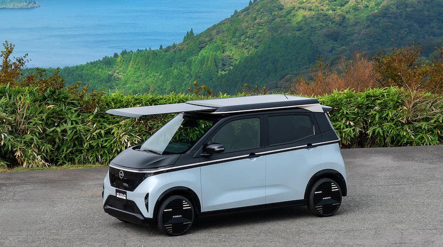 Nissan's new solar tech adds 11 miles of free range every day