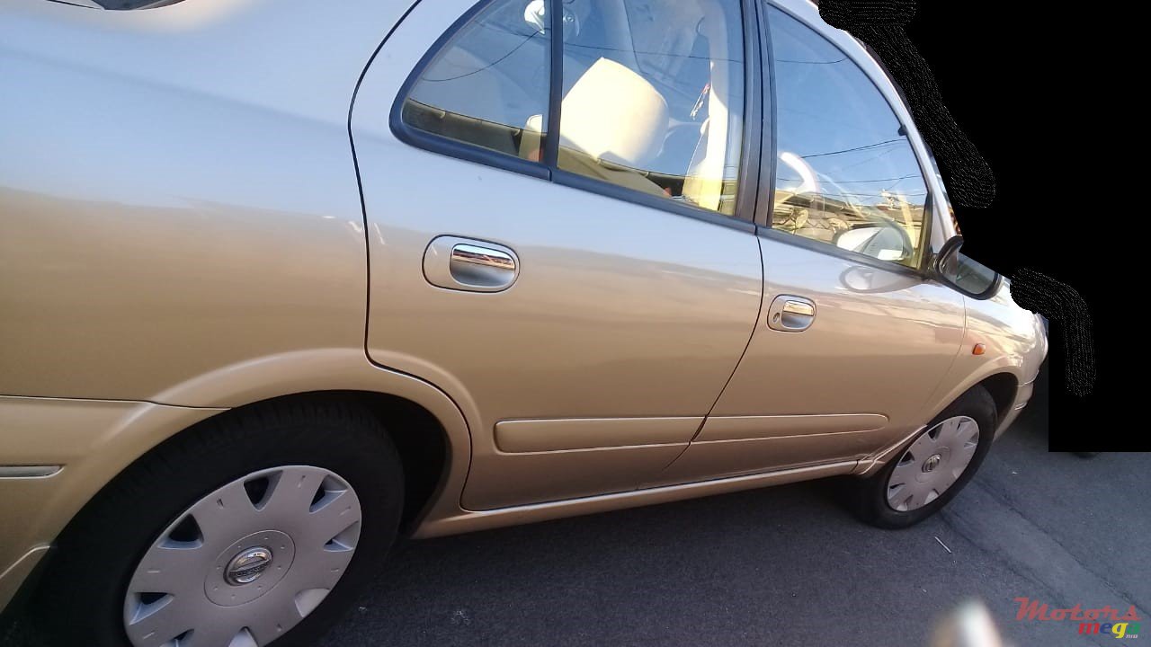 2004' Nissan photo #5