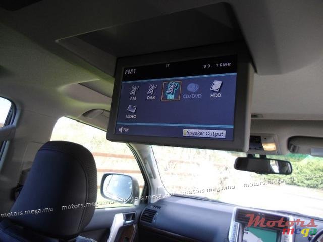 2012' Toyota Land Cruiser photo #2