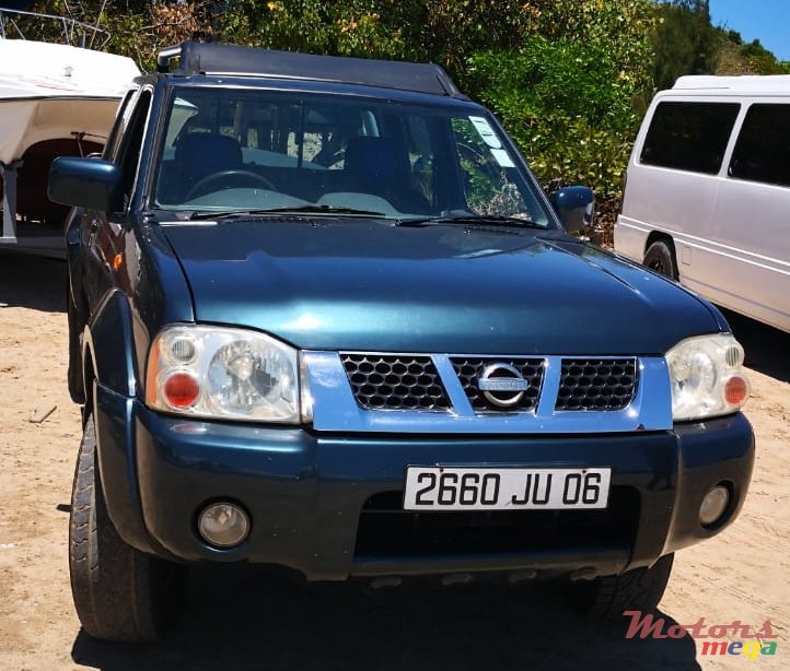 2006' Nissan Hardbody photo #2