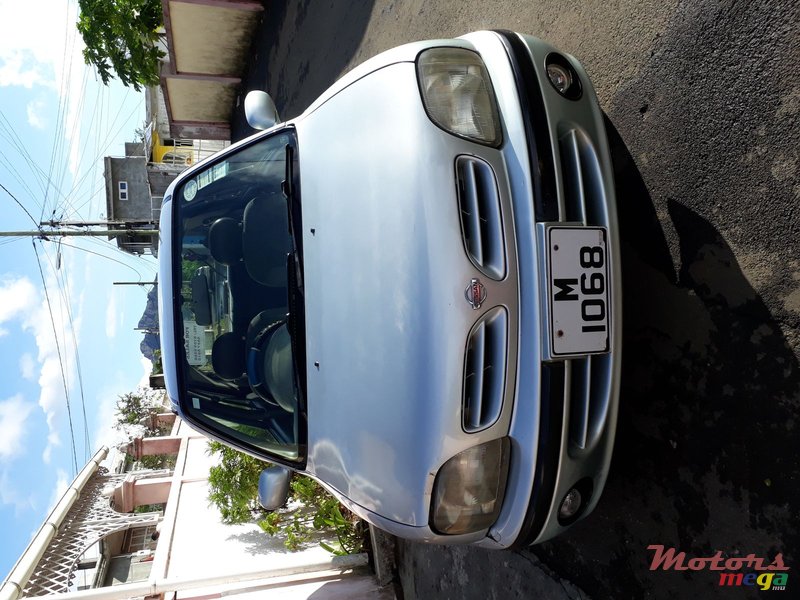 1998' Nissan March photo #1