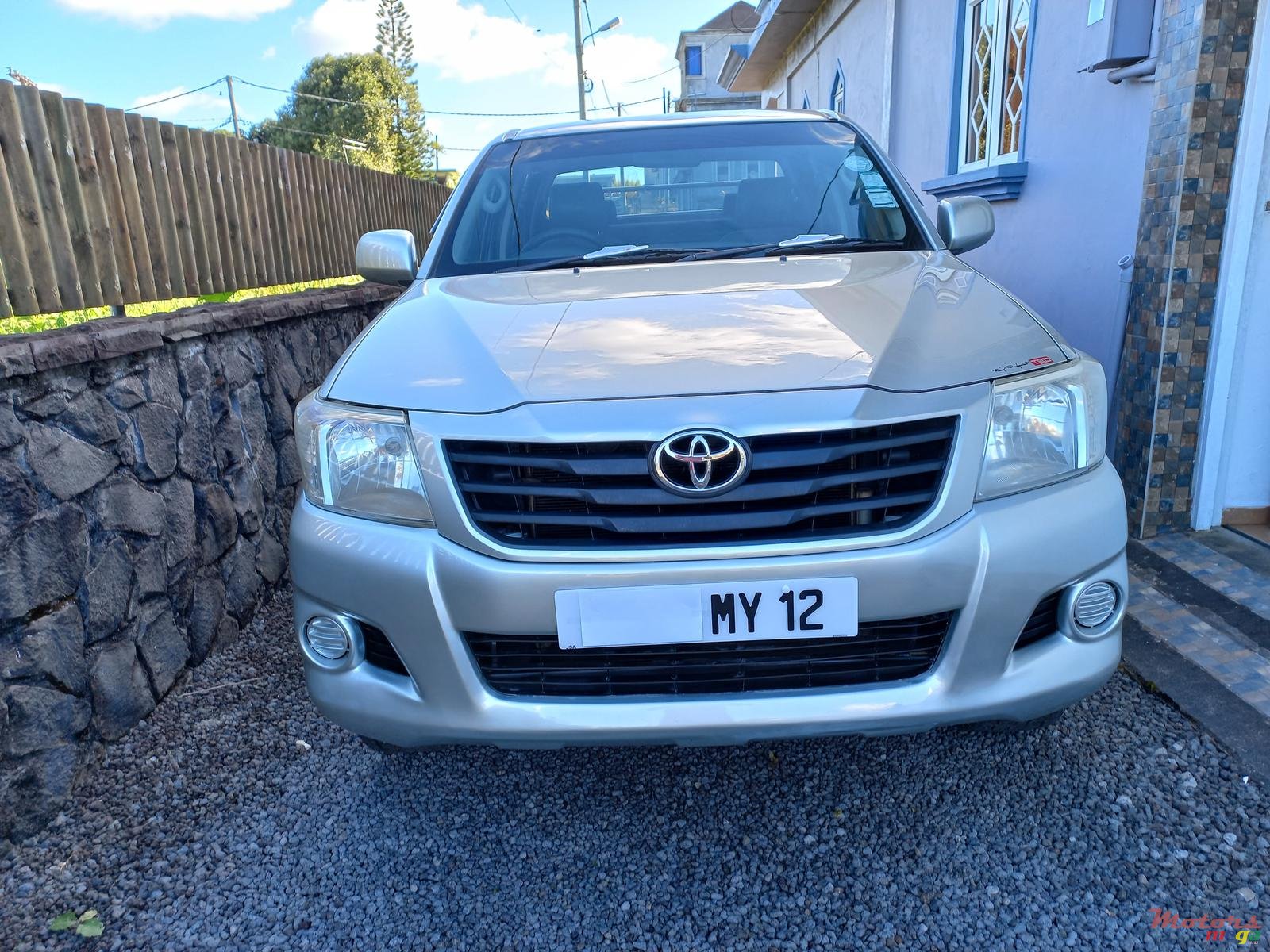 2012' Toyota Hilux 4×4 TURBO photo #4