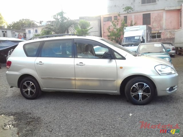 2002' Toyota Picnic photo #4