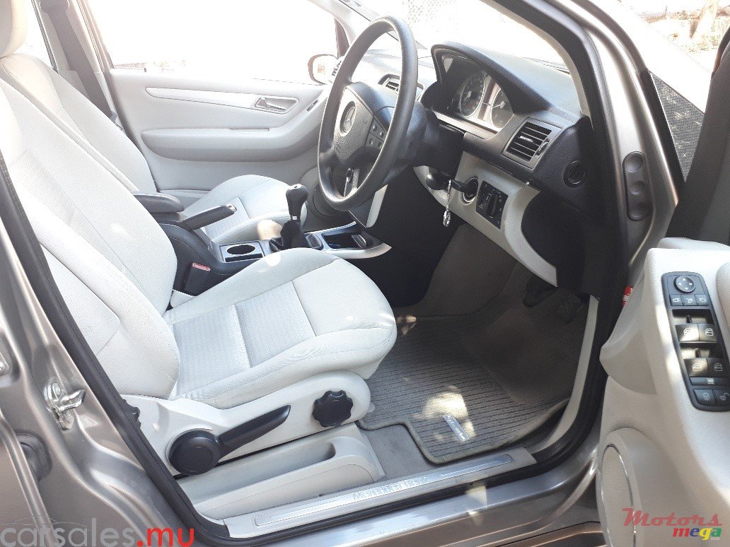 2006' Mercedes-Benz B 150 photo #5