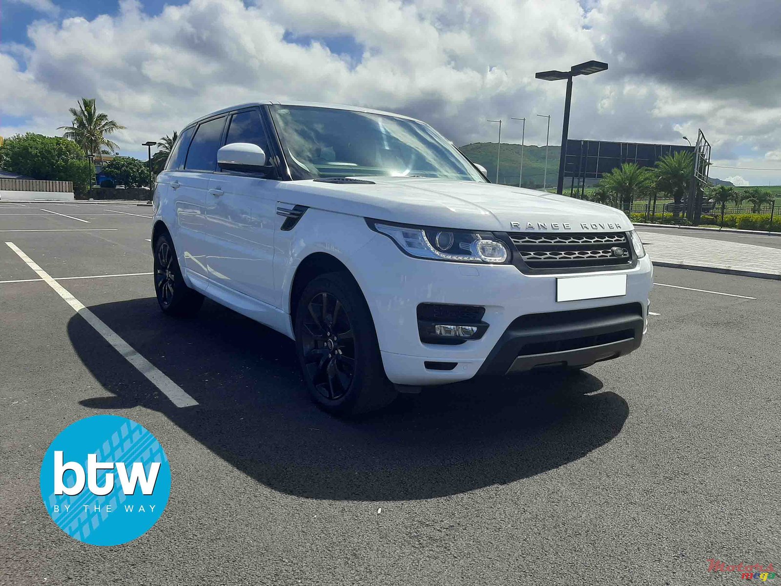 2016' Land Rover Range Rover Sport photo #1